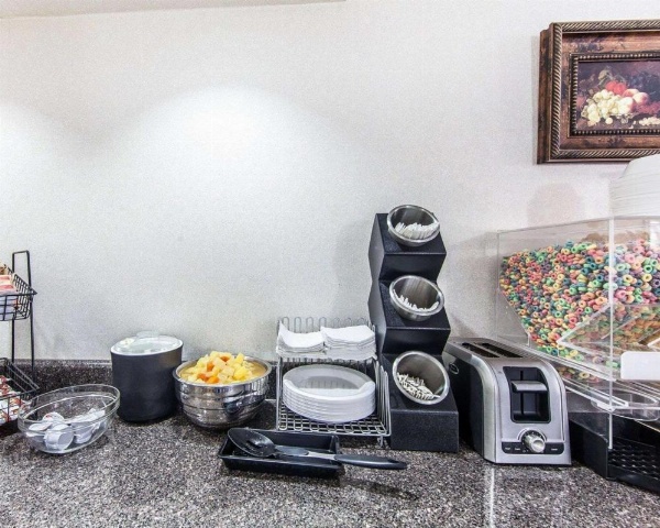 Rodeway Inn Sweetwater image 25