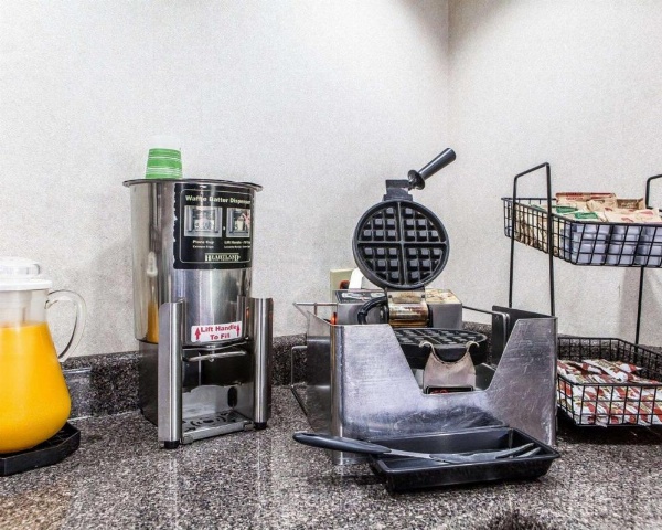 Rodeway Inn Sweetwater image 26