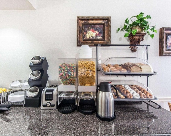 Rodeway Inn Sweetwater image 27